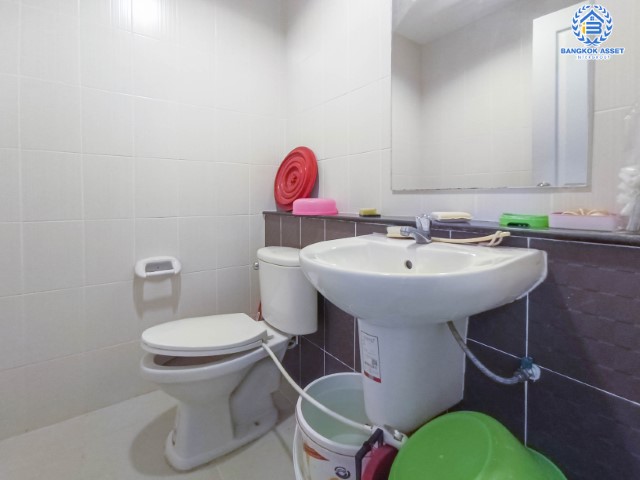 *****ทาวน์เฮ้าส์มือสองย่านนนทบุรี ม.พิบูลย์ ทาวน์โฮม พิบูลสงคราม เนื้อที่มากถึง 20.2 ตร.ว. ฟังก์ชัน 3 ห้องนอน 3 ห้องน้ำ 2 ที่จอดรถ แถมฟรี! 3 เครื่องปรับอากาศ บ้านหันทิศตะวันออกเฉียงเหนือ บนทำเลดี เพียง 10 นาทีก็ถึงรถไฟฟ้าสายสีม่วง "สถานีแยกติวานนท์"  ใกล้ทางด่วน "ศรีรัช-วงแหวนรอบนอก"